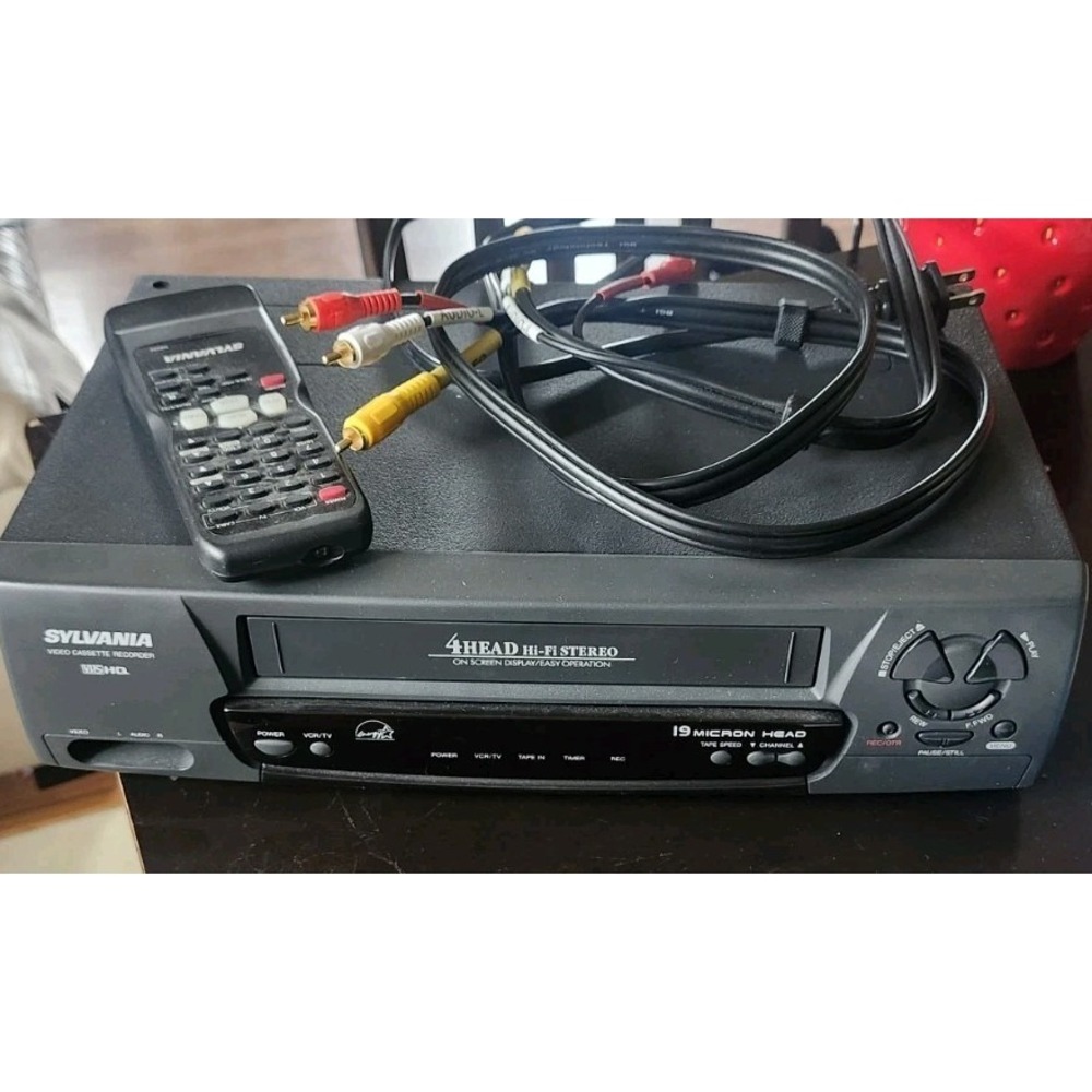 Sylvania VCR 4 Head Hi-Fi VHS 19 Micron Head  Remote, And Cable